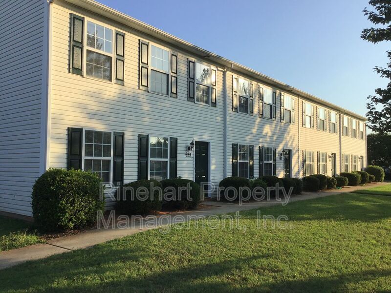 Foto principal - 929 Kentwood Dr