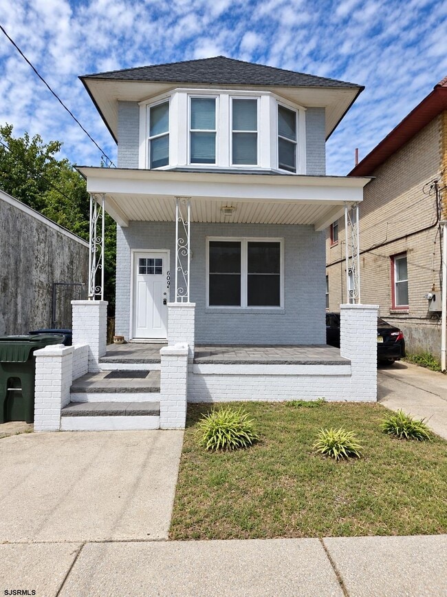 Building Photo - 609 Adriatic Ave