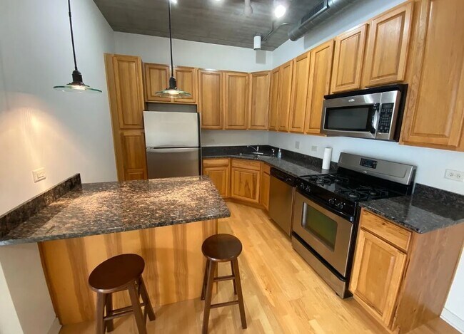 Foto del edificio - 1228 W Monroe St