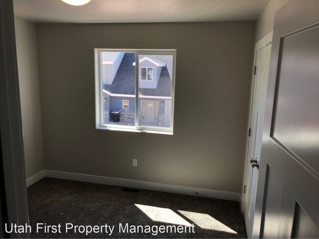 Building Photo - 3 br, 2.5 bath House - 1549 S 1450 W #C
