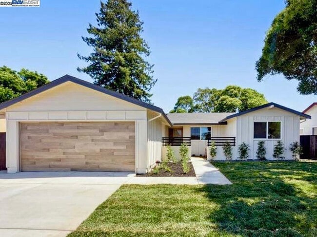 Building Photo - 6196 Inglewood Dr