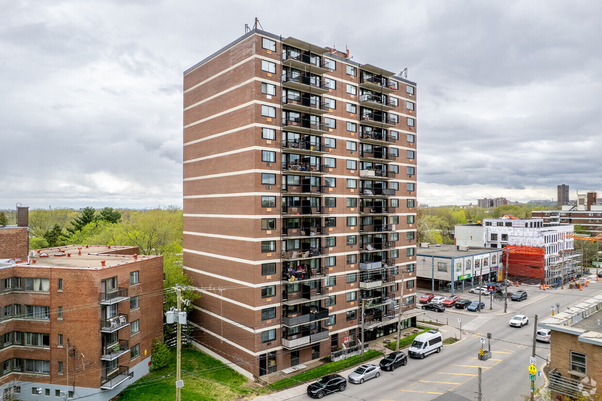 Photo du bâtiment - 6311 Av Somerled