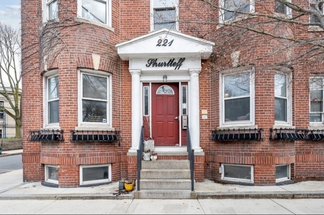 Primary Photo - 221 Shurtleff St