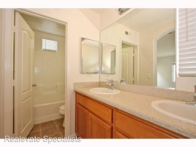 Building Photo - 2 br, 2.5 bath House - 4201 Paseo De Paz