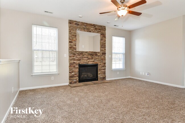 Foto del edificio - 5293 Crosswinds Rd