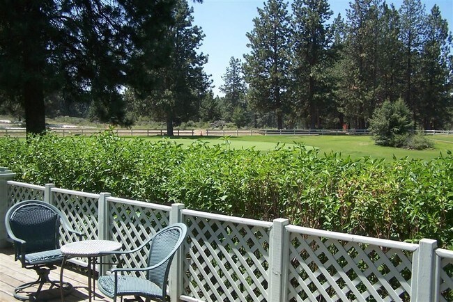 Building Photo - 60713 Willow Creek Loop