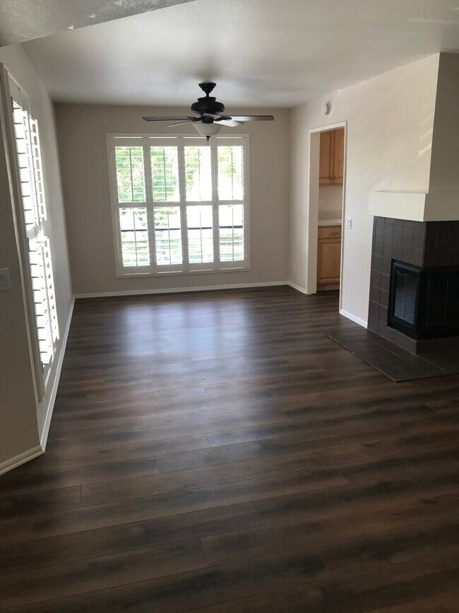 Dining Room - 3 Oak Spring Ln Townhome