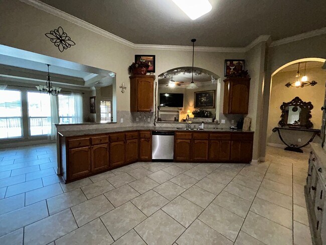 Building Photo - 41488 Creekstone Avenue