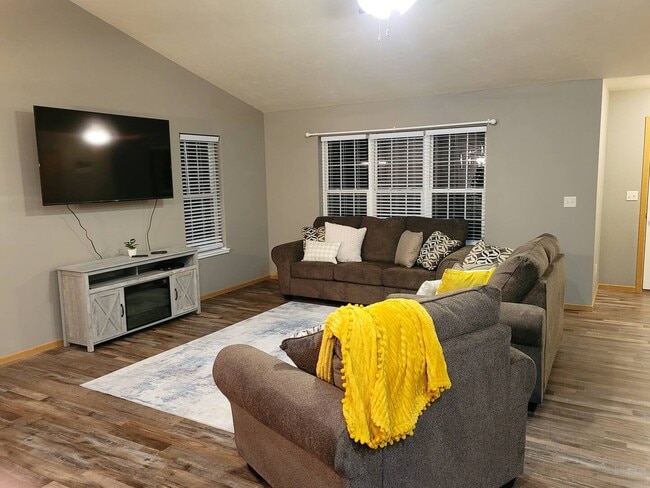 Building Photo - 442 Orlando Dr