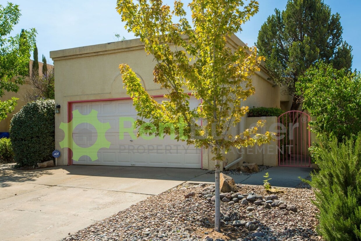 Primary Photo - Quiet Neighborhood Near The Foothills