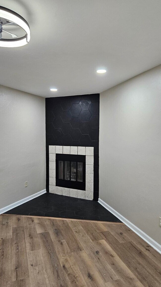 Foto del edificio - 1998 Nicklaus Dr