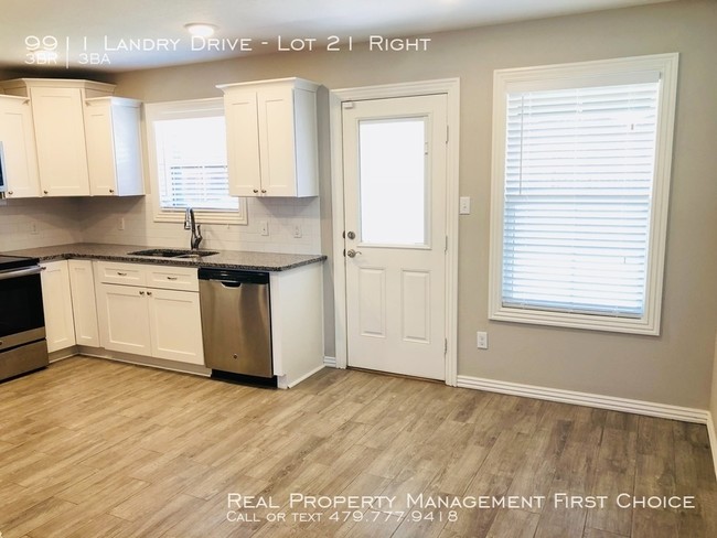 Building Photo - 3 BED 2.5 BATH IN CHAFFEE CROSSING
