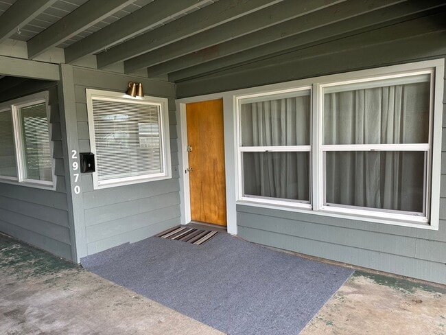 Photo - Beautifully updated duplex in South Eugene! House