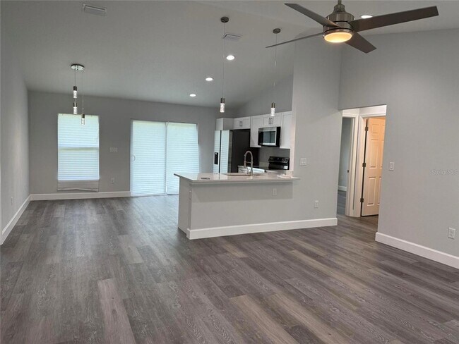 Building Photo - 15854 SW 38th Pl
