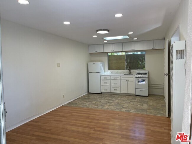 Foto del edificio - 1029 1/2 18th St