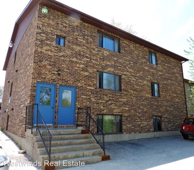 Building Photo - 814 Oakcrest St