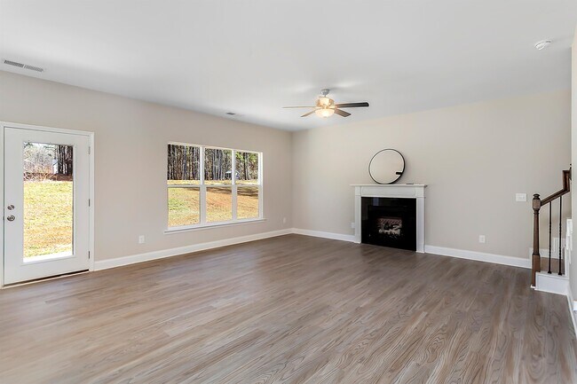 Foto del edificio - 2906 Oakdale Rd