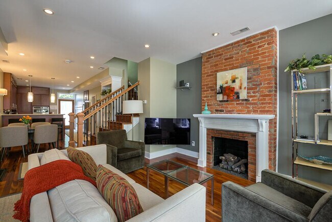 Building Photo - 401 Constitution Ave NE