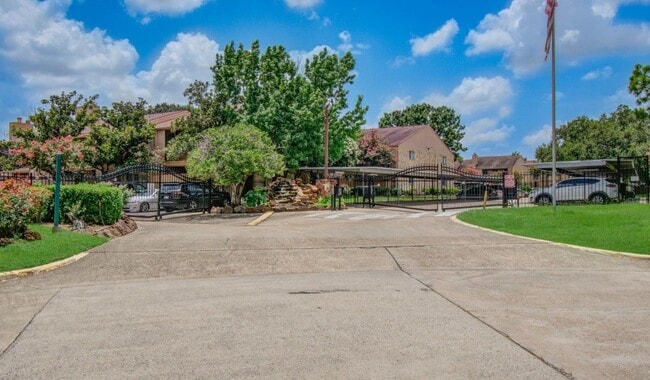 Building Photo - 10555 Turtlewood Ct