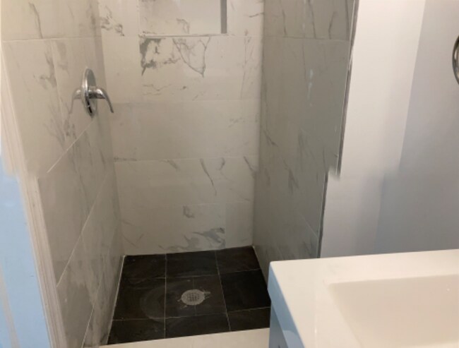 Foto del edificio - 102 Evergreen St