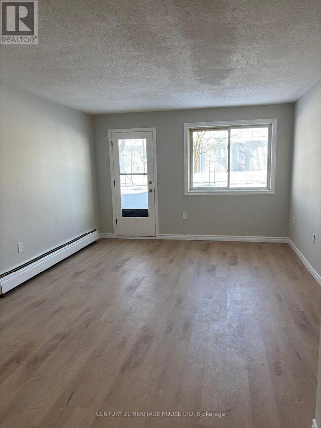 Building Photo - 31 Parkside Dr