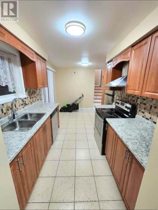 Building Photo - 59 Flowertown Ave