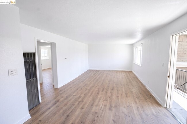 Photo - 2015 Hearst Ave Apartment