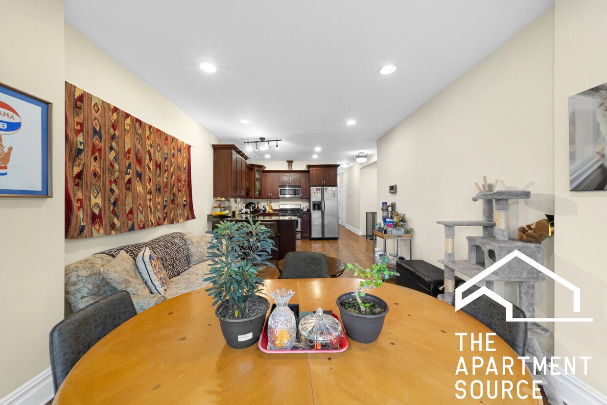 Primary Photo - 2741 N Drake Ave