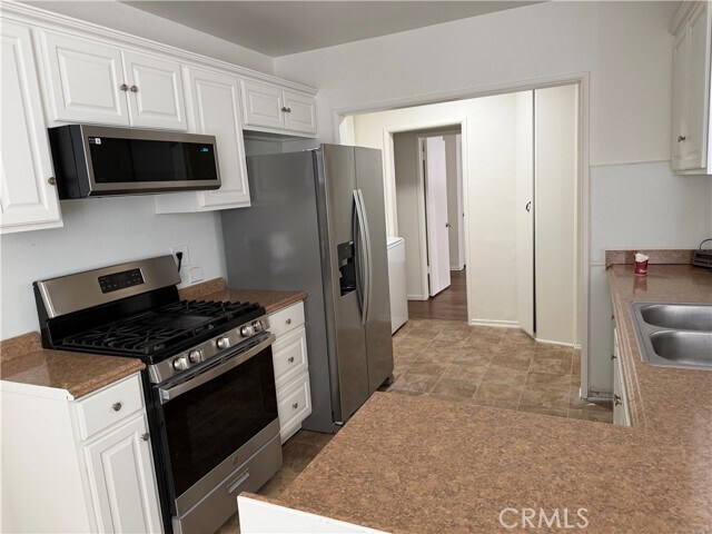 Building Photo - 7402 Haskell Ave