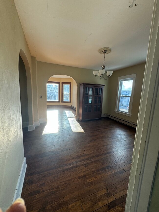 Building Photo - 10 E Nelson St