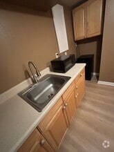 Building Photo - 10 Flamevine Ln