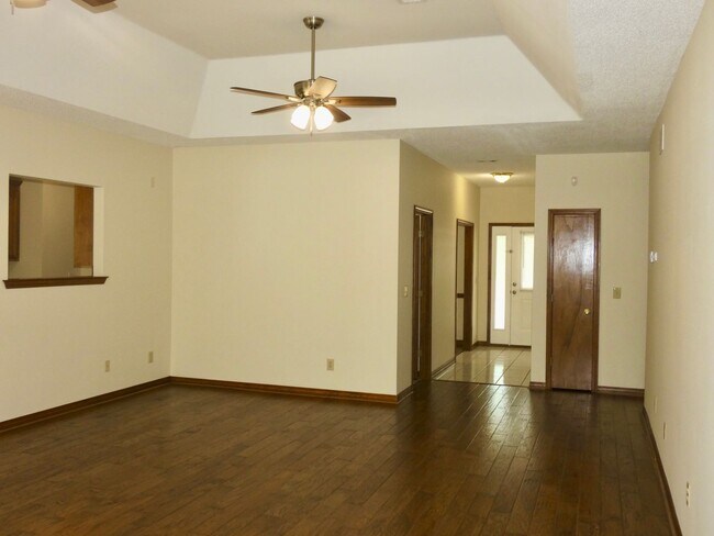 Foto del edificio - Custom Home On 1.78 Acre Lot
