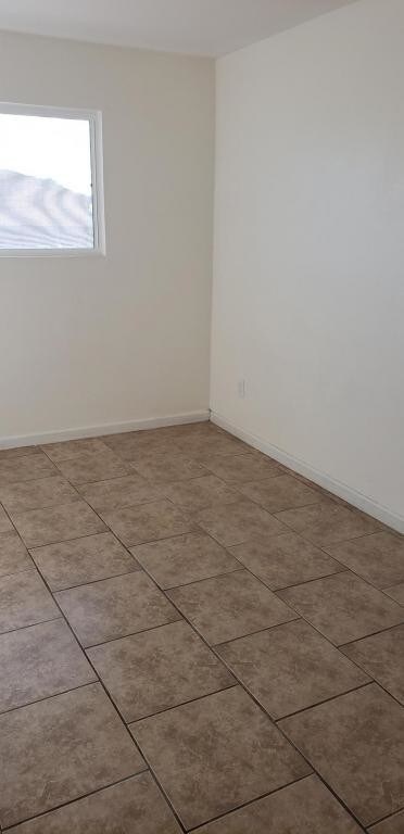 Building Photo - 18202 N Cave Creek Rd #144