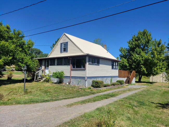 Building Photo - 1494 Thompson Rd