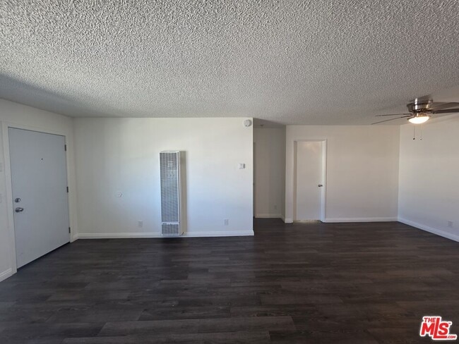 Foto del edificio - 11716 Oxford Ave