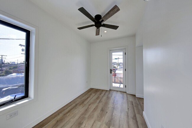 Foto del edificio - AMAZING NEW CONSTRUCTION UNIT NEAR DOWNTOWN
