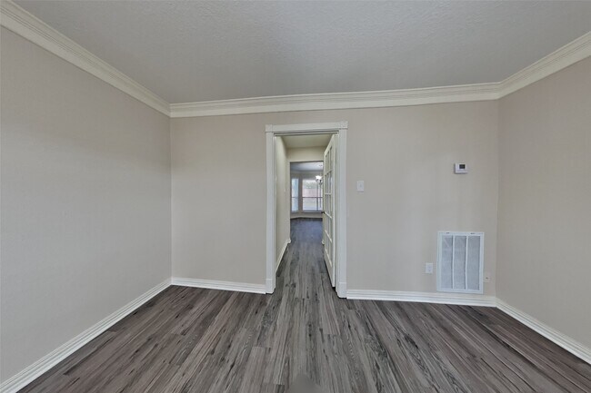 Foto del edificio - 5510 Forest Trails Dr