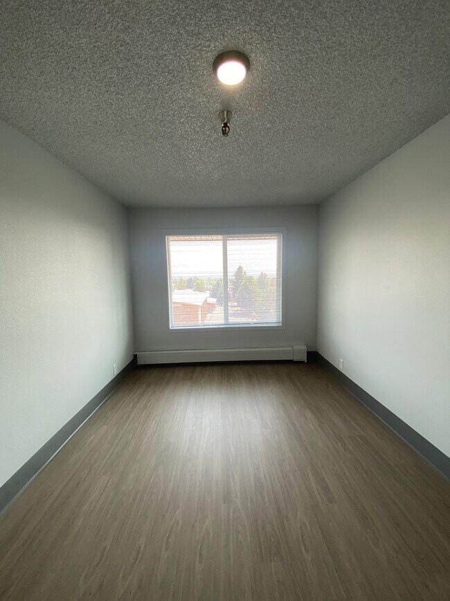 Foto del edificio - 151 N Williams Ave