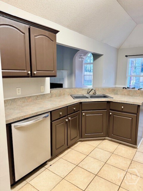 Foto del edificio - 121 Laurenburg Dr