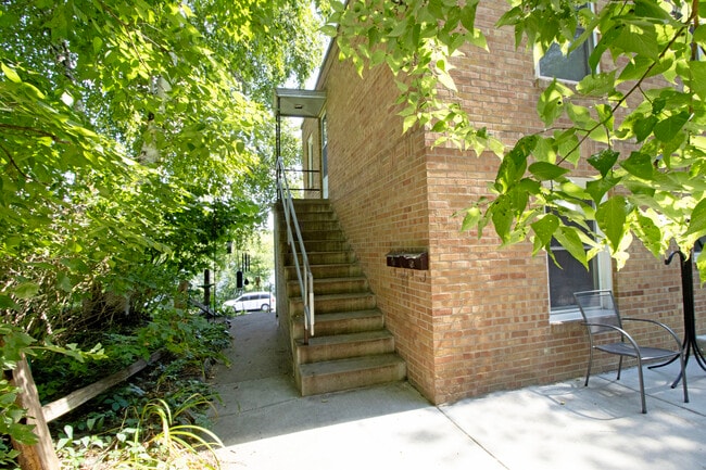 Building Photo - 701 5th Ave N