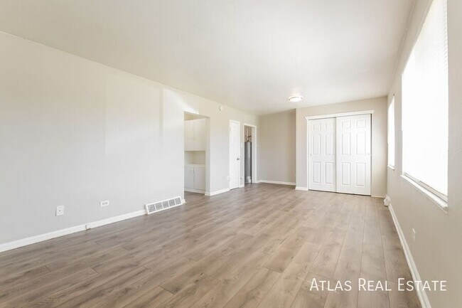 Foto del edificio - 7137 E 60th Way