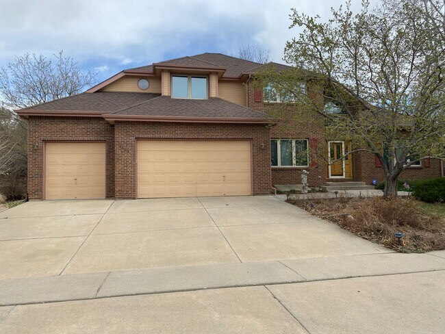 Building Photo - Unbelievable and extremely rare Creekside ...