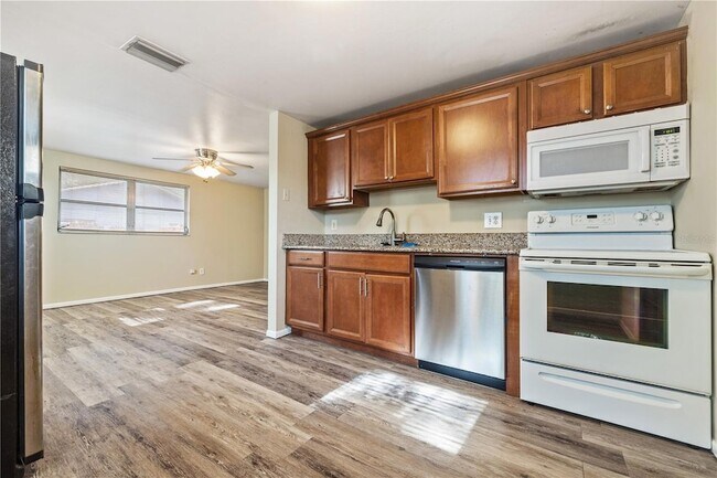 Foto del edificio - 3631 Anderson Ave