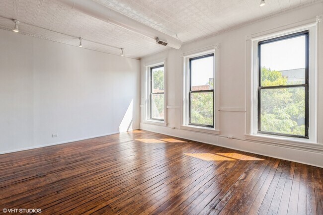 Foto del edificio - 1824 S Halsted St