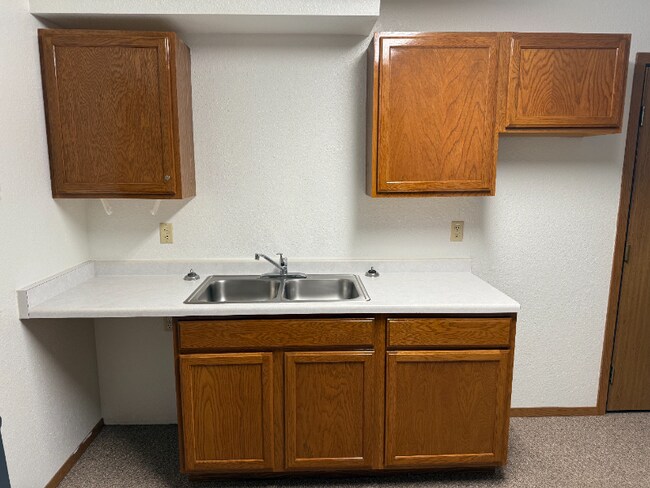 Building Photo - 100 Robert Ave