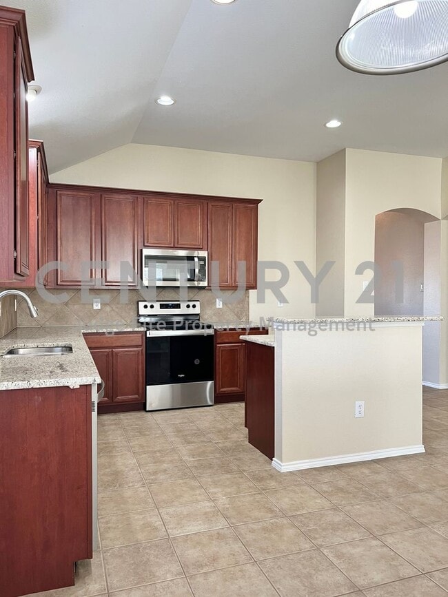 Building Photo - Well Maintained 3/2/2 For Rent in Benbrook...
