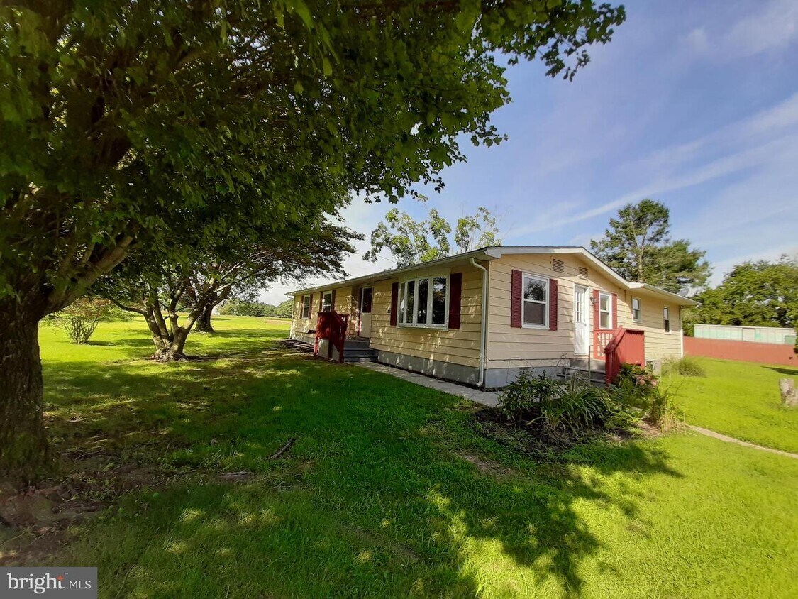 Foto principal - 446 S Brewster Rd