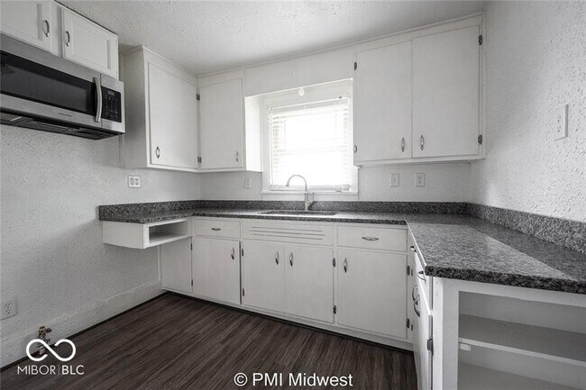 Foto del edificio - 1433 W 5th St