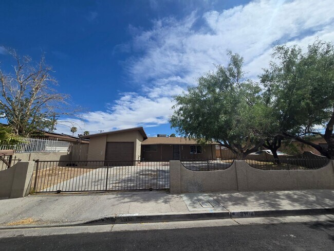 Foto del edificio - Newly Remodeled 3 Bedroom 1 Bathroom Home!...