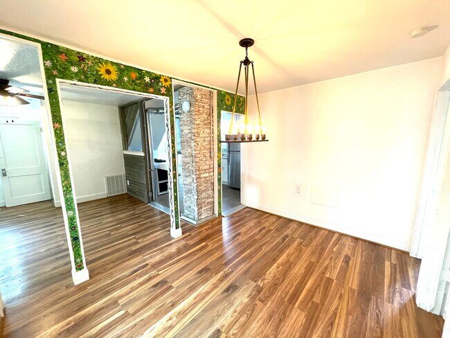 Foto del edificio - 33626 Donnelly St